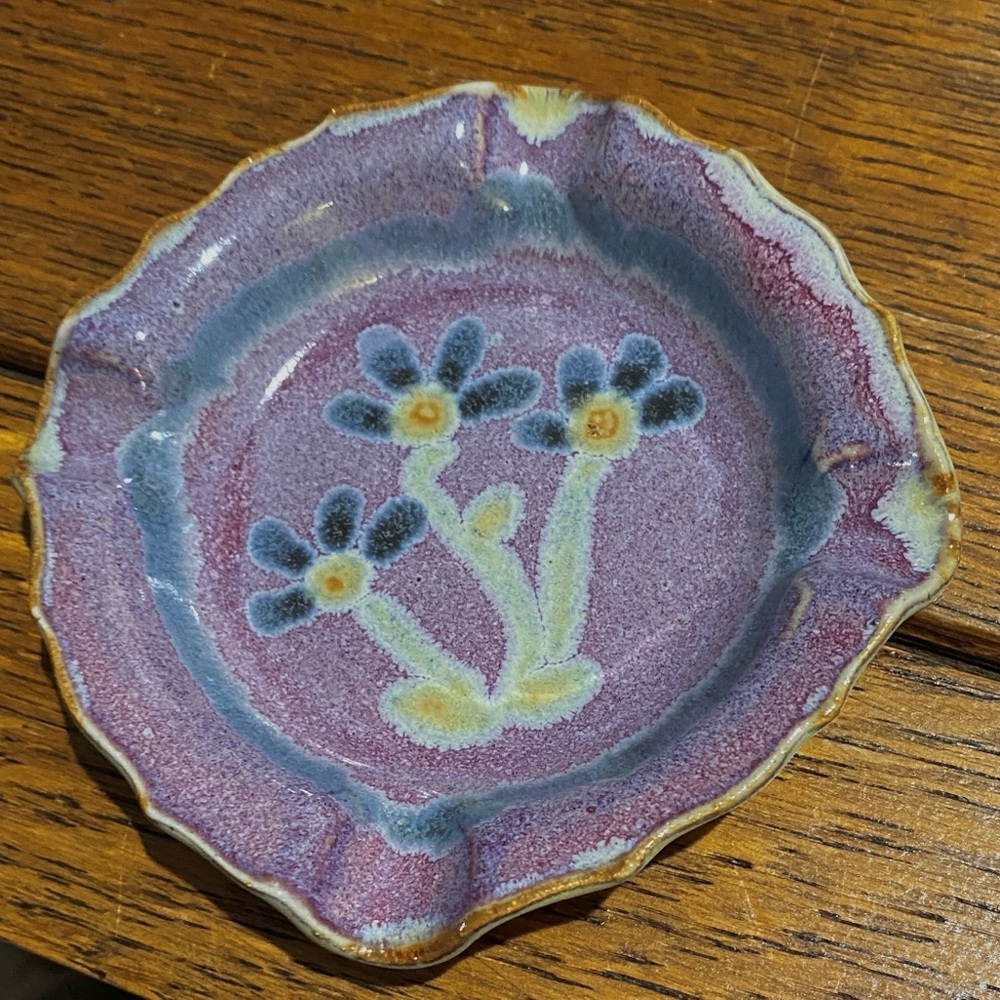 1980s Small Tray made by Bay Pottery VA.  EC, no wear seen. Purple & Blue 4.75in